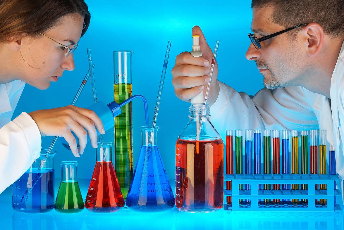 Načo sú experimenty na chémii?